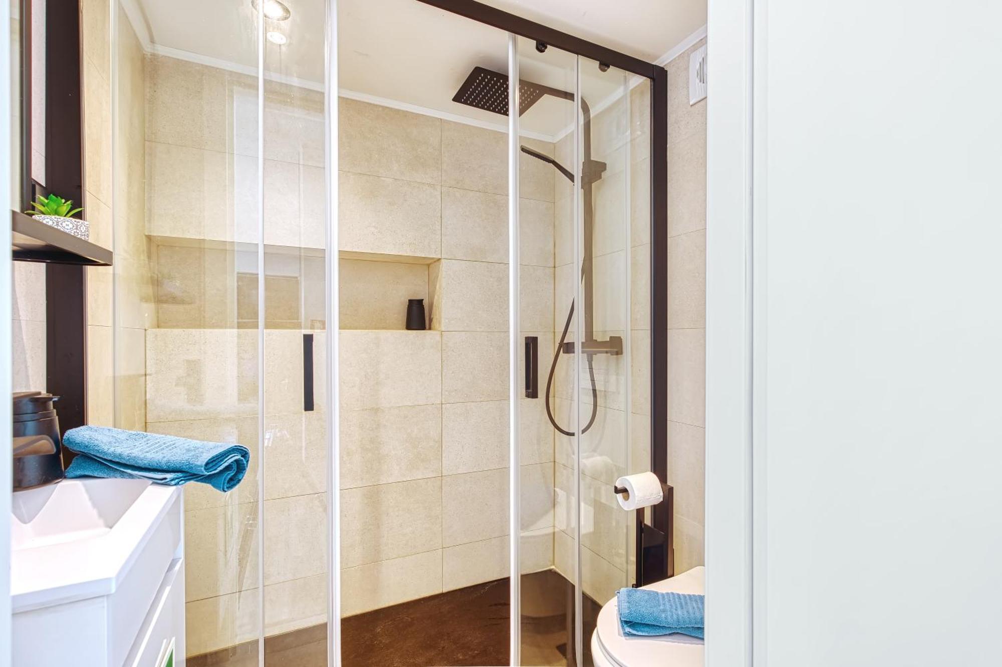 Appartamento Historic Gem & Modern Loft In The Heart Of Lisbona Esterno foto