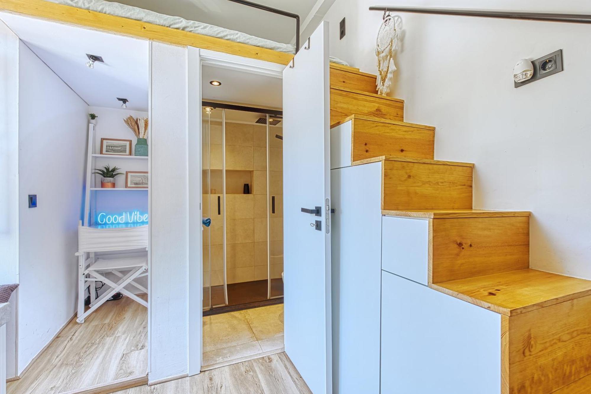 Appartamento Historic Gem & Modern Loft In The Heart Of Lisbona Esterno foto