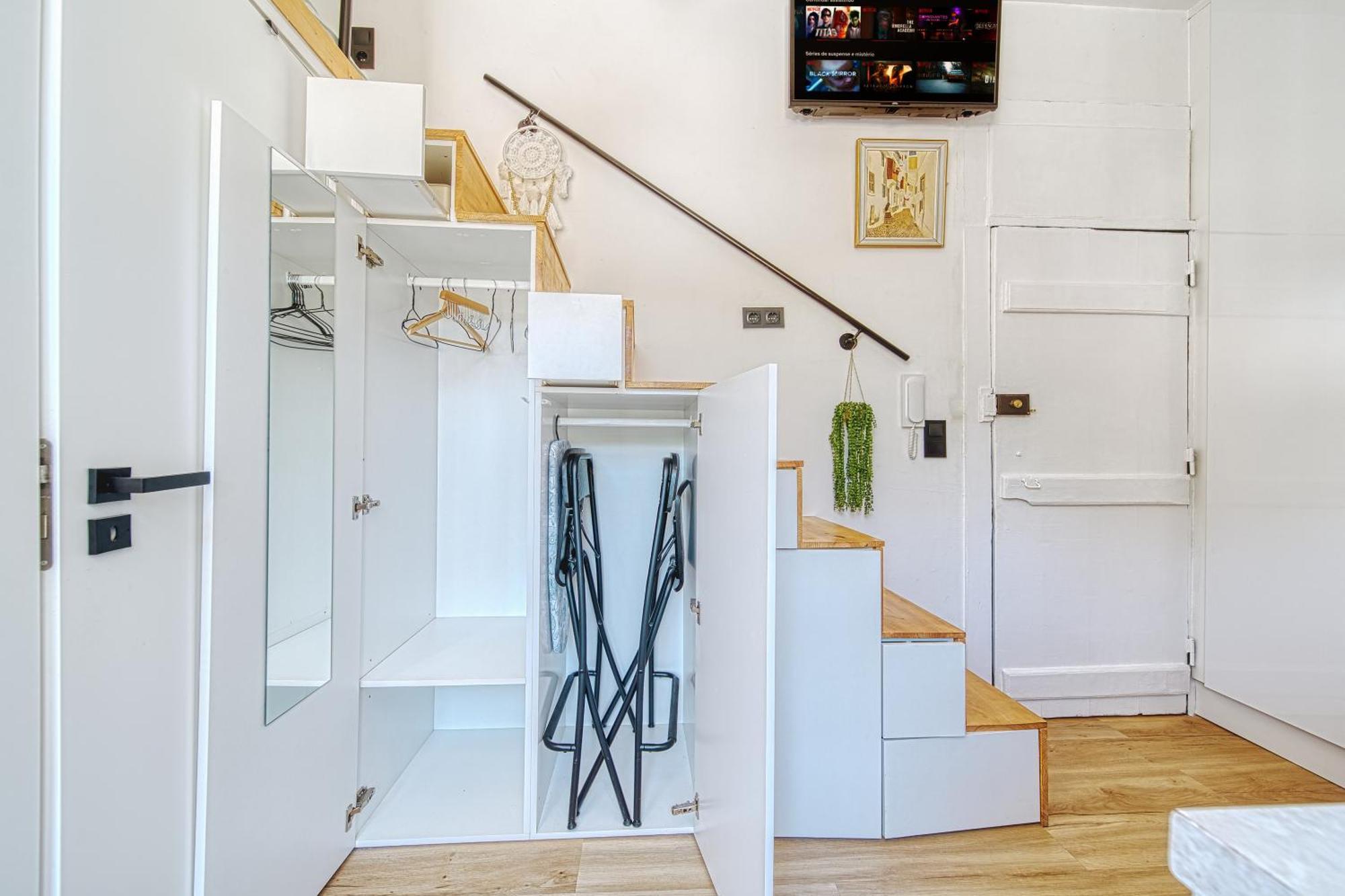 Appartamento Historic Gem & Modern Loft In The Heart Of Lisbona Esterno foto