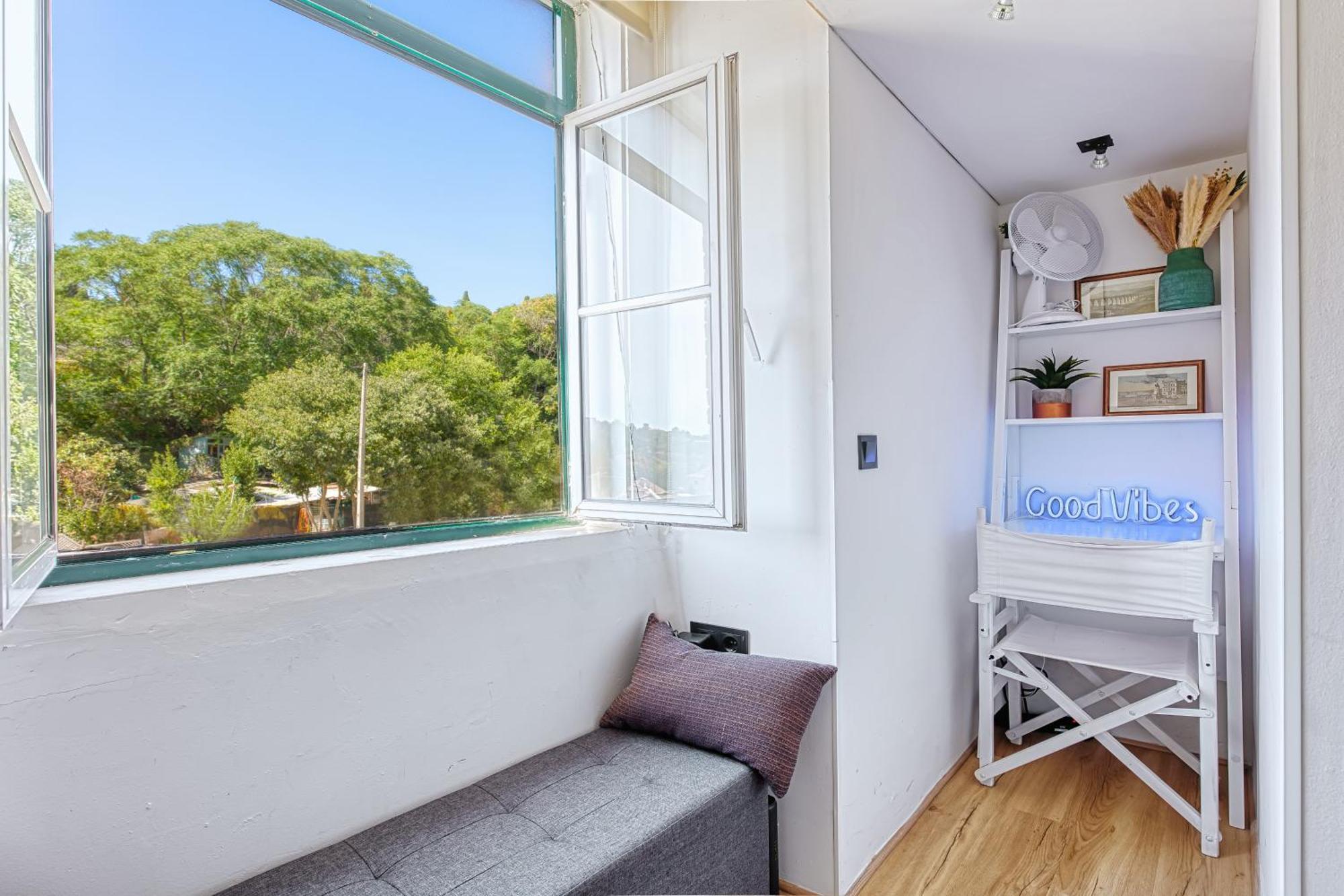 Appartamento Historic Gem & Modern Loft In The Heart Of Lisbona Esterno foto